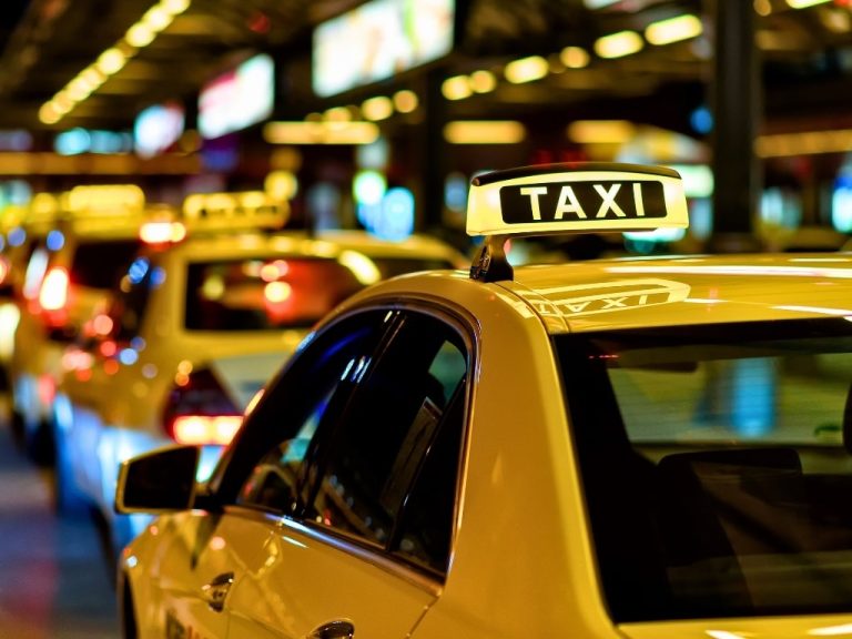 Taxi