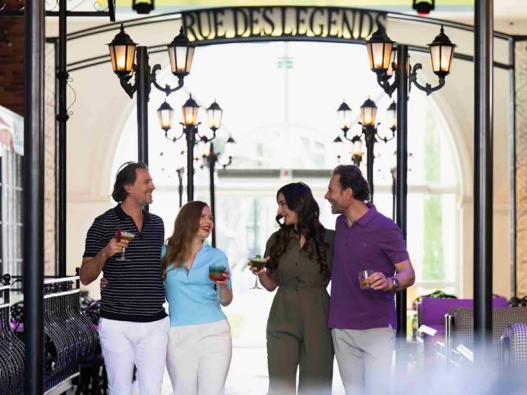 The Legends Pub Bar – Kingdom Hotel